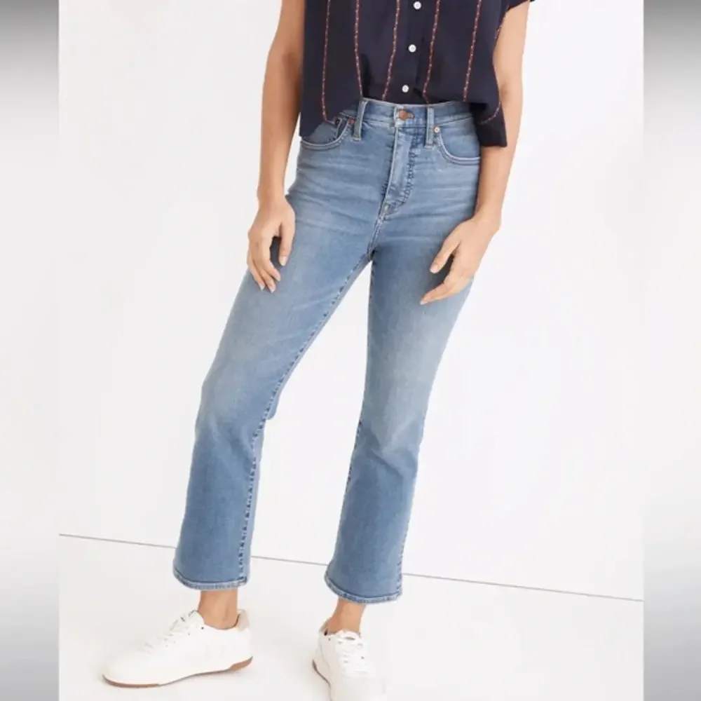 MADEWELL Cali Demi-Boot Jeans in Dorrance Wash: Kick Out Crop - Picture 1 of 10
